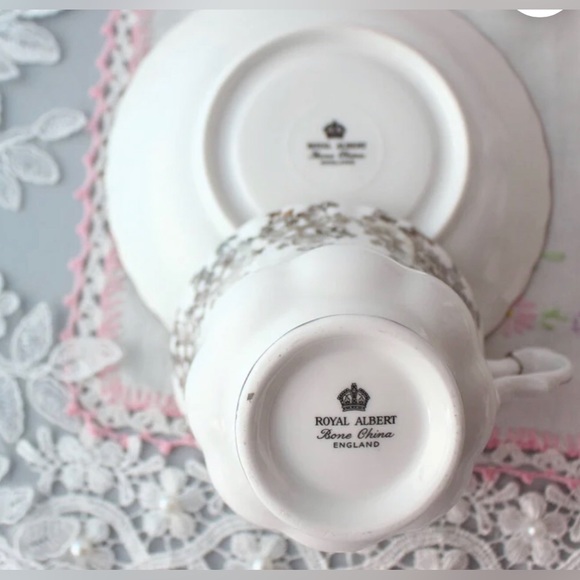 Royal Albert “Congratulations 25 Anniversary”Tea Cup and Saucer Set England 🆕 - Picture 10 of 14
